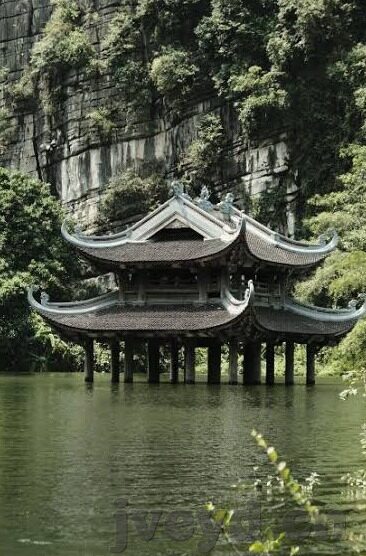 百花影院麻豆av剧情-流光溢彩的世界，对百花影院与麻豆AV剧情的哲学沉思